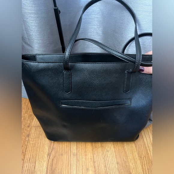 Guess carryall tote - Picture 3 of 4